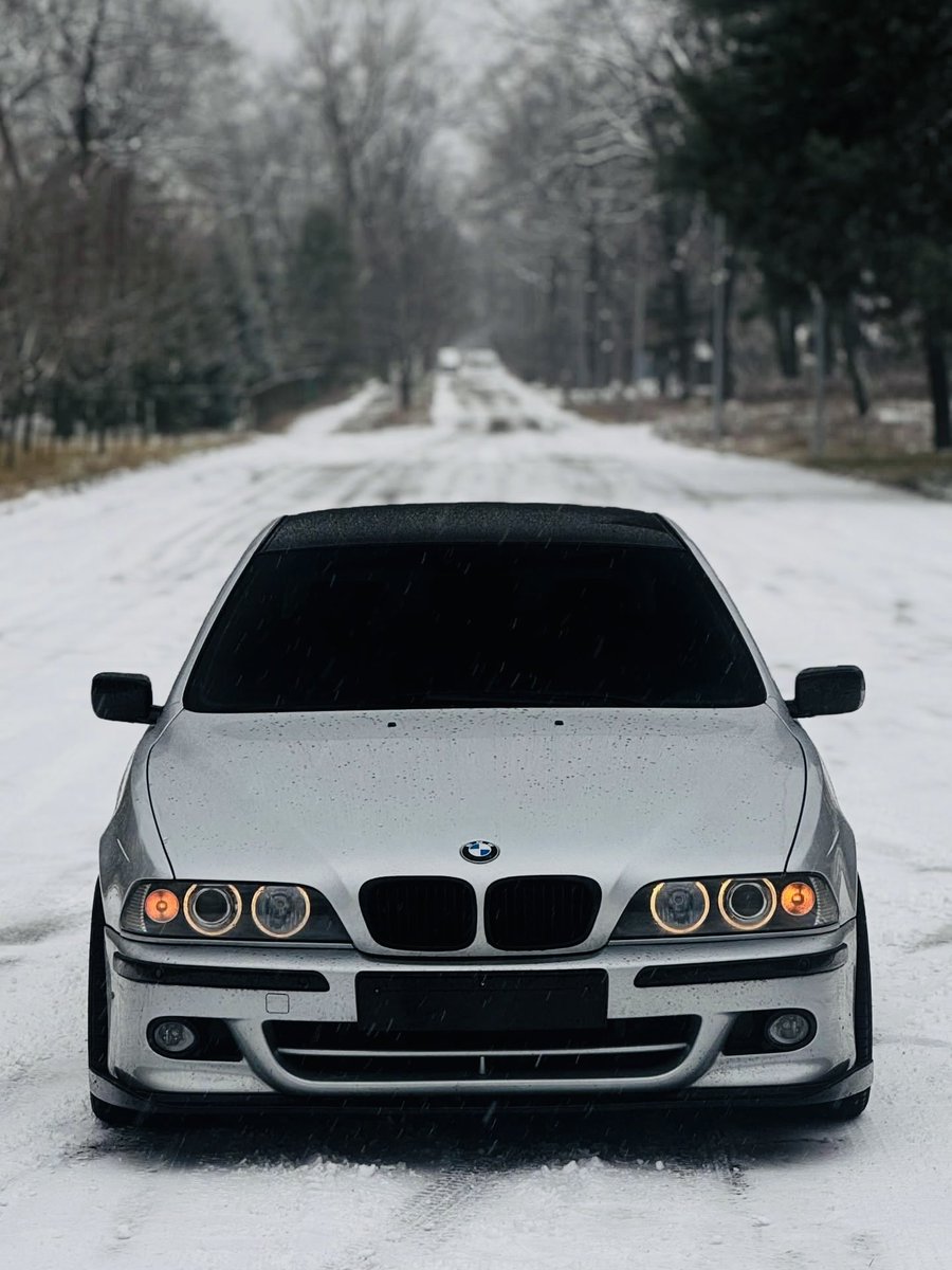 detta1z's tweet photo. BMW E39 5 Series.

This is what happens when BMW wasn’t trying to make the 5 Series feel like a luxury gadget.

It was a driver’s car first.

The proportions were right. The cabin was simple. The steering had weight. The chassis felt planted without trying to isolate you from the road.

And then there were the engines, from the straight-sixes to the V8s and that glorious M5.

No giant screens. No artificial exhaust noise. No complicated drive modes trying to manufacture character.

Just a great BMW, built in an era when “ultimate driving machine” still felt like a description, not a slogan.
