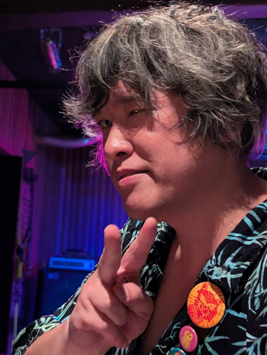 damedamedameppo's tweet photo. 岐阜県飛騨古川在住、竹内一成くんというお友達の弾き語りライブに駆け付けました🎸✨️
#竹内一成
#BillysBar
@utayakazu https://t.co/hDePgGSLP3