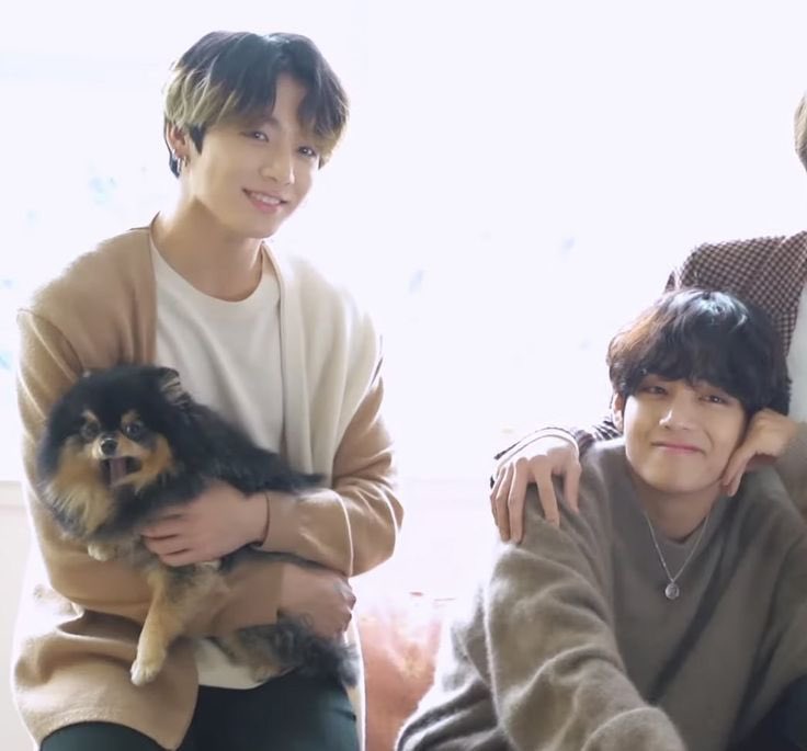 Gozilla_Yeontan's tweet photo. อยู่กับเจ้าของ                                                       อยู่กับคนอื่น https://t.co/6cakigXQXT