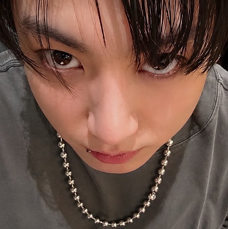 JUNG9795_'s tweet photo. galak nyoow 💢 https://t.co/8Mg4ybj65L