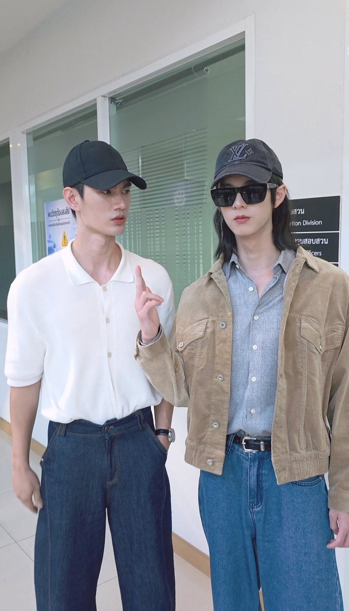TheGrimLoverTH's tweet photo. อย่ามองแบบนี้... เดี๋ยวยิงเข้ากลางใจเลย ❤️🔫

The Grim Lover Q29  

#รักลืมตายQ29 https://t.co/AGXQiEtAl4