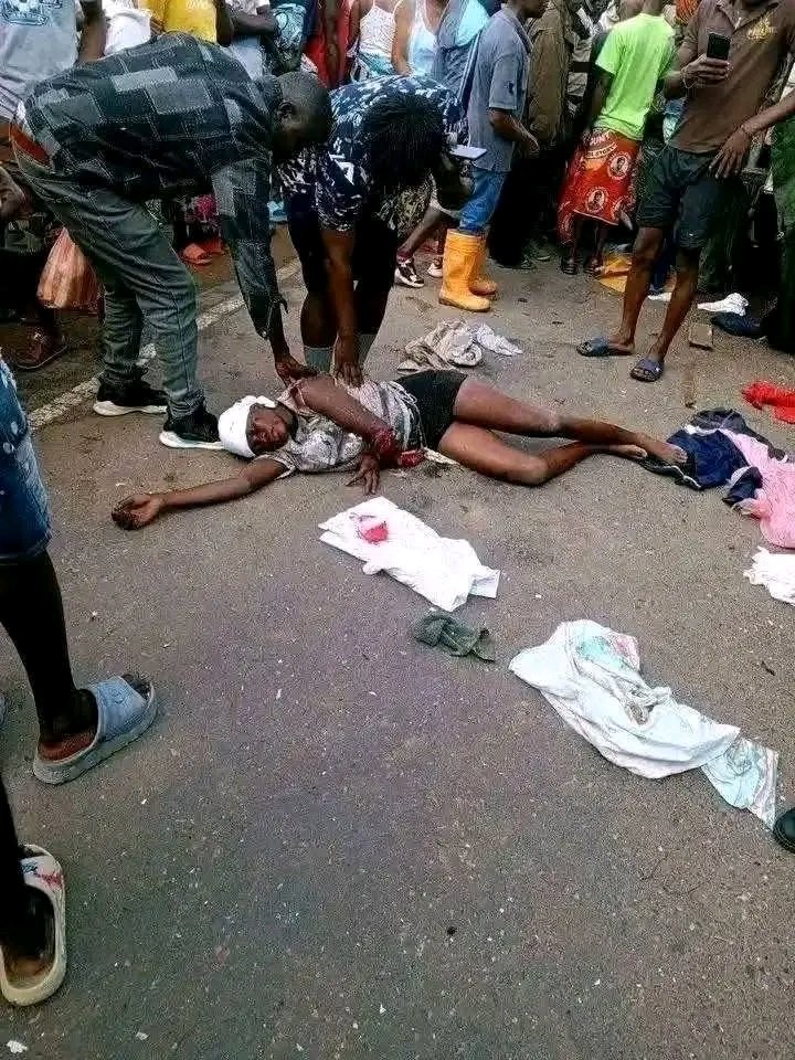 GustavePadiMB's tweet photo. 🚨URGENT-MALUKU : GRAVE ACCIDENT DE CIRCULATION
Un grave accident de la route s’est produit ce mercredi 26 août à Maluku. Le bilan humain et matériel n’est pas encore connu. https://t.co/ziuVZHrg7Y