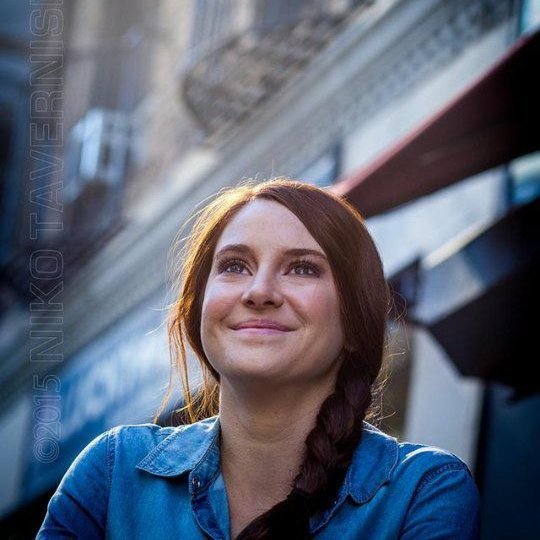 aranhaversobr's tweet photo. 🚨 ' FALOU! Shailene Woodley comenta sobre suas cenas como Mary Jane que foram cortadas de 'THE AMAZING SPIDER-MAN 2' (2014)

"Filmamos tipo três cenas juntos, eu e Andrew Garfield. E então, tipo um ano depois, eles disseram: ‘Então, você não está mais no filme.’ E eu fiquei tipo: ‘O quê? Como assim?’. Eles disseram algo como, 'Vamos esperar [Gwen] morrer, e então introduziremos Mary Jane', o que fazia sentido. Mas depois eles não fizeram aquele [terceiro] filme."  

🗞️ : https://t.co/FmTSp16cAV
•    
.