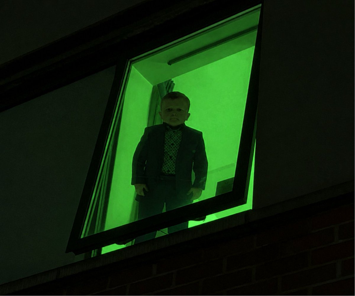 MemeShotCom's tweet photo. Me looking down at my friend after making profits from meme coins while he’s still waiting for a better entry 👀😁📈🐸

#MemeCoins #Crypto #Memecoin #CryptoTrading #Memeshot https://t.co/yRzNGMH1zm