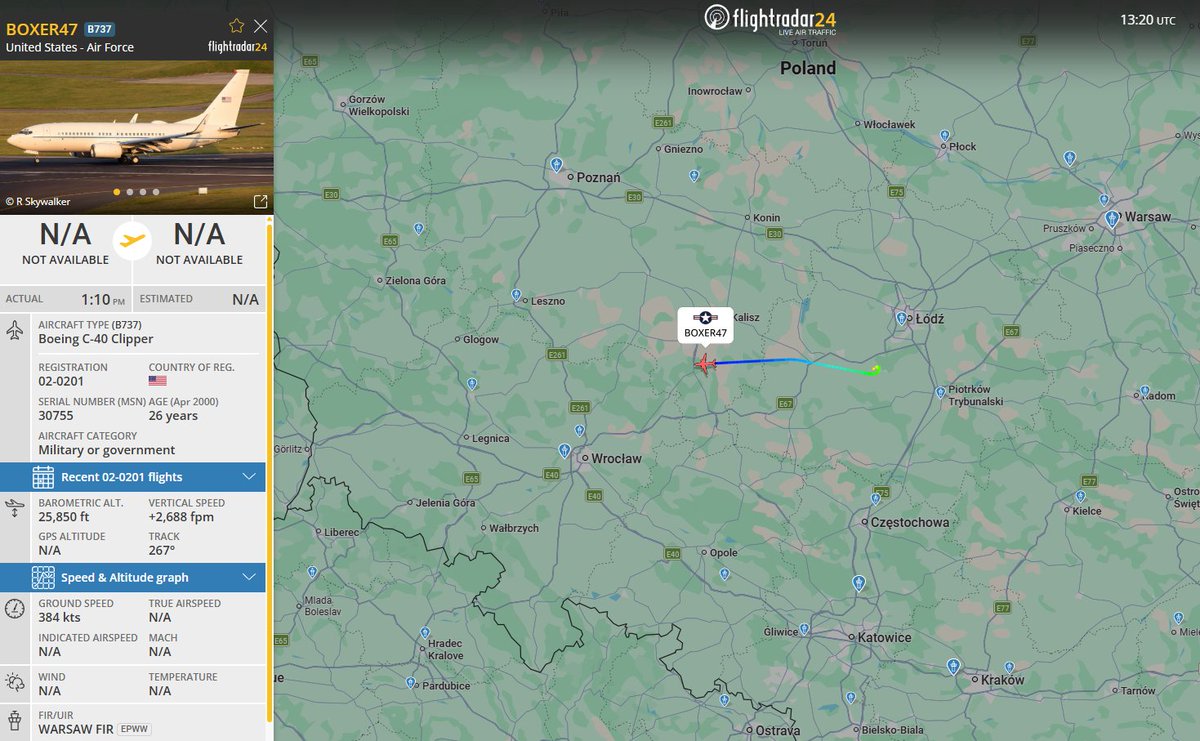 PolishMilRadar's tweet photo. 📅 26.08 🕞 15:22LT - 🇺🇸✈️ Boeing C-40C Clipper #USAF odleciał z Łasku 🇵🇱
Z lotniska 32. Bazy Lotnictwa Taktycznego w Łasku #EPLK, wystartował ✈️ #BOXER47 Boeing C-40C Clipper "02-0201" Sił Powietrznych Stanów Zjednoczonych #USAF 🇺🇸, który przyleciał tam po godzinie 12. Samolot obecnie kieruje się na zachód. Destynacja jest nam nieznana.
🔗 https://t.co/YuCKka3DV0
#POLMILRADAR