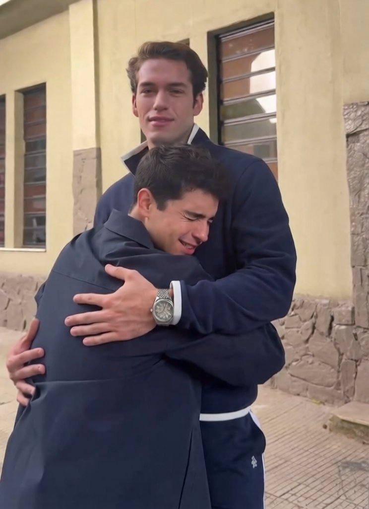 malipemania's tweet photo. Gosto muito do casal #Malipe. Dois gostosos e fofos se pegando é tudo. Apesar de que ainda acho que o Pietro tem que se soltar mais, pois ainda não está passando a naturalidade necessária. 
Mas estou torcendo por eles! #QuemAmaCuida https://t.co/GrFoxUFg34