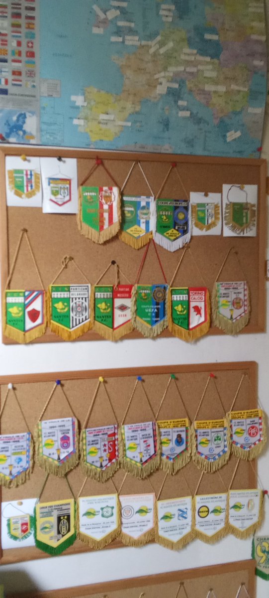 valeval56's tweet photo. J'ai la tristesse de vous faire part du décès a l'âge de 54 ans d'un passionné du FC Nantes depuis ses 7 ans .   Jeff est mon compagnon il me manque déjà.  L'hommage aura lieu vendredi 28 à 12h au crêmatorium dz St Nazaire .. 
Repose en paix @JNaoned  💛💚😭 https://t.co/oMYie9Gipb