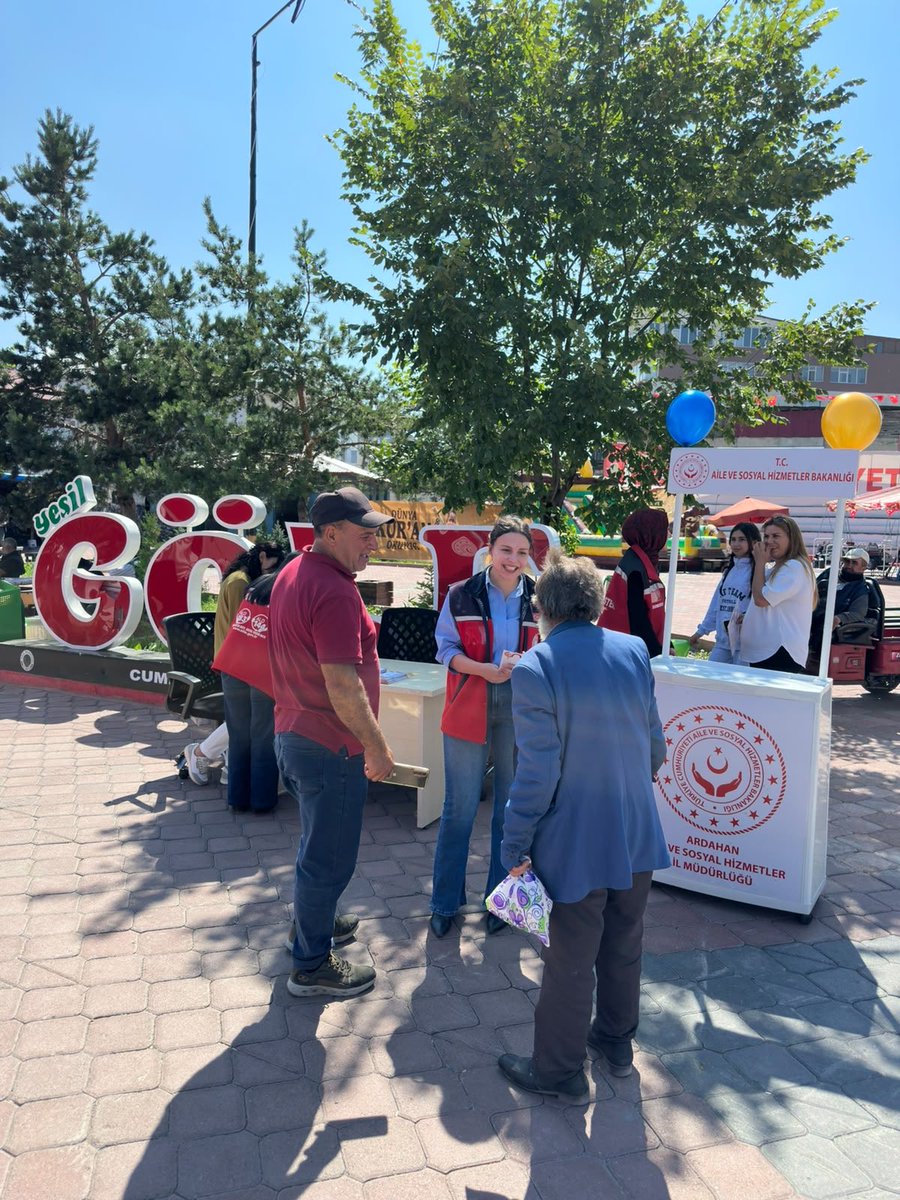 ardahanashim's tweet photo. İl Müdürlüğümüz, vatandaşlarımızın sosyal destek modellerine daha hızlı ve kolay erişim sağlaması amacıyla çalışmalarını sürdürüyor. Mobil Sosyal Hizmet Aracımız, Göle ilçemizde vatandaşlarımıza hizmet verdi. 
@tcailesosyal @mahmutcetinkyaa @ArdahanValiligi https://t.co/kItqW2dKX4