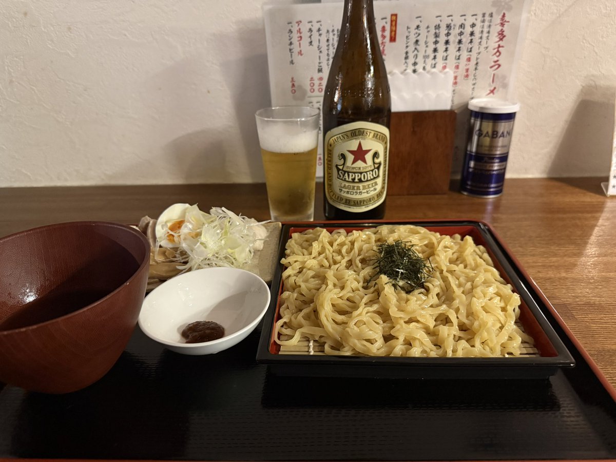 cuber_11_27's tweet photo. ざるラーメンをアテに喉濡らし https://t.co/sk649fgDho