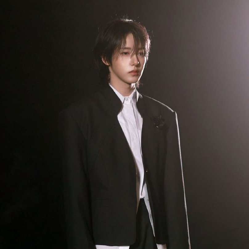 RJPopBase's tweet photo. Renjun comments on a question regarding his solo activities and what music styles he wants to try in the future:

“I think I’ll have more opportunities to perform [as a solo artist] in the future. As for the [music] styles... well, I’ll leave that as a bit of a mystery; you can try to guess and look forward to it. There are actually so many styles I’d like to try that I can’t pick just one.”