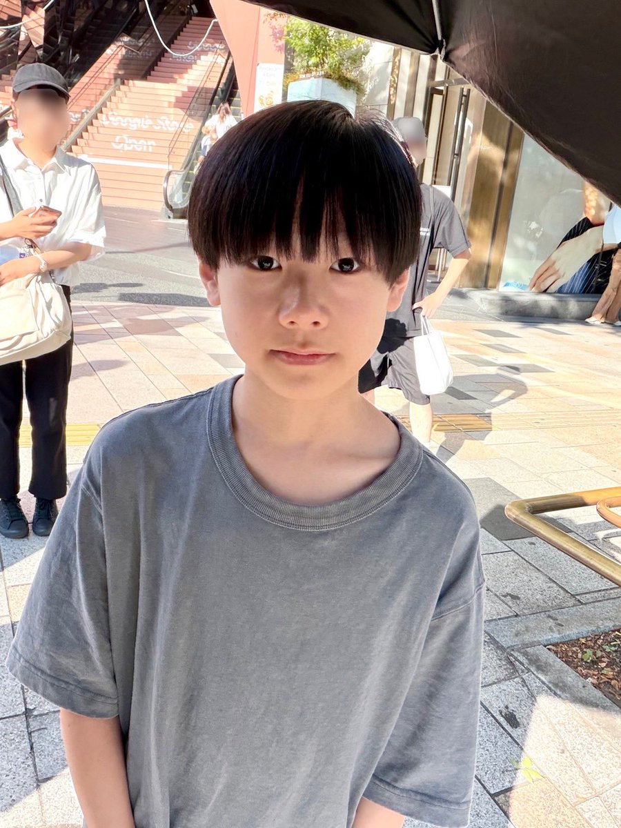 Taroufnscrim's tweet photo. 髪切ってきました。暑すぎて真顔 https://t.co/Jma0IE0lQ6