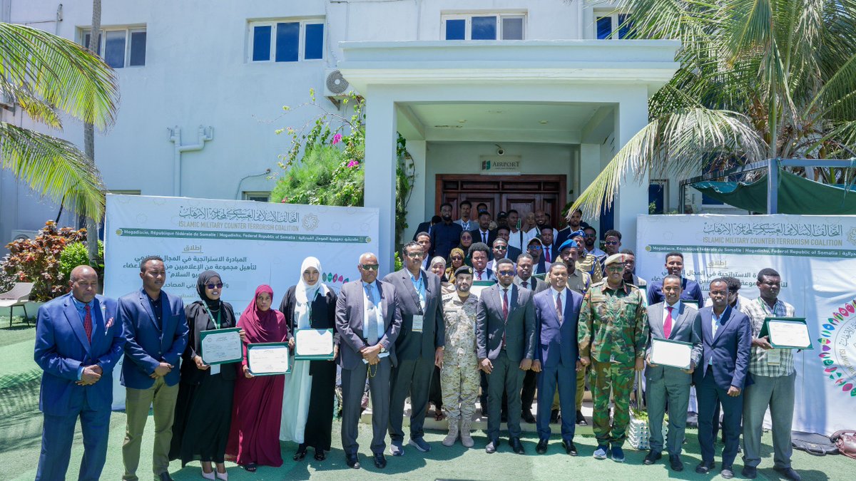 MOISOMALIA's tweet photo. The Minister of Information of #Somalia H.E. Abdifatah Qasim Mohamud, today closed a four-day training programme in #Mogadishu conducted as part of the strategic “Peace Journalists” initiative, organised by the Islamic Military Counter Terrorism Coalition #IMCTC. https://t.co/uXPvwvsQAL