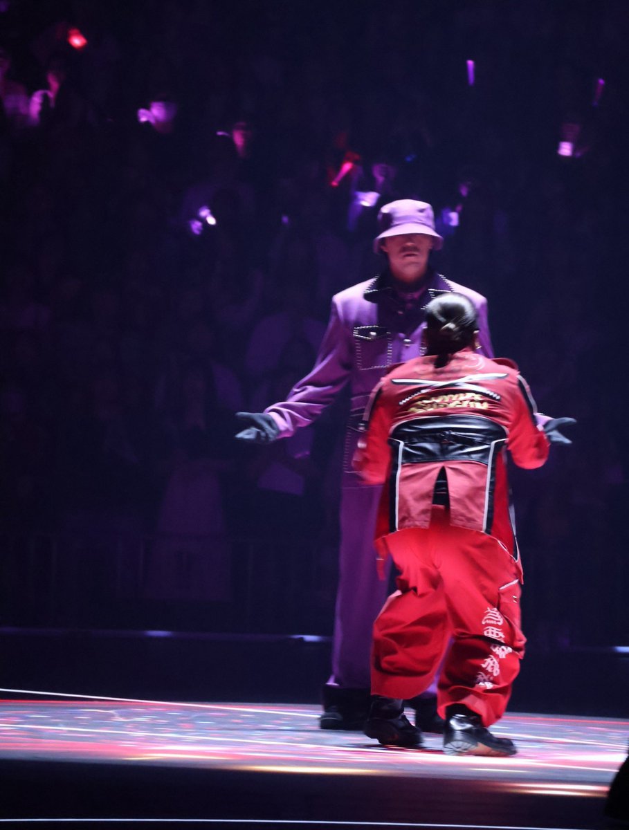 sekai_official_'s tweet photo. テクウvsハデス
いい構図ですね。
#BATTLEOFTOKYO https://t.co/szh6KhctEy