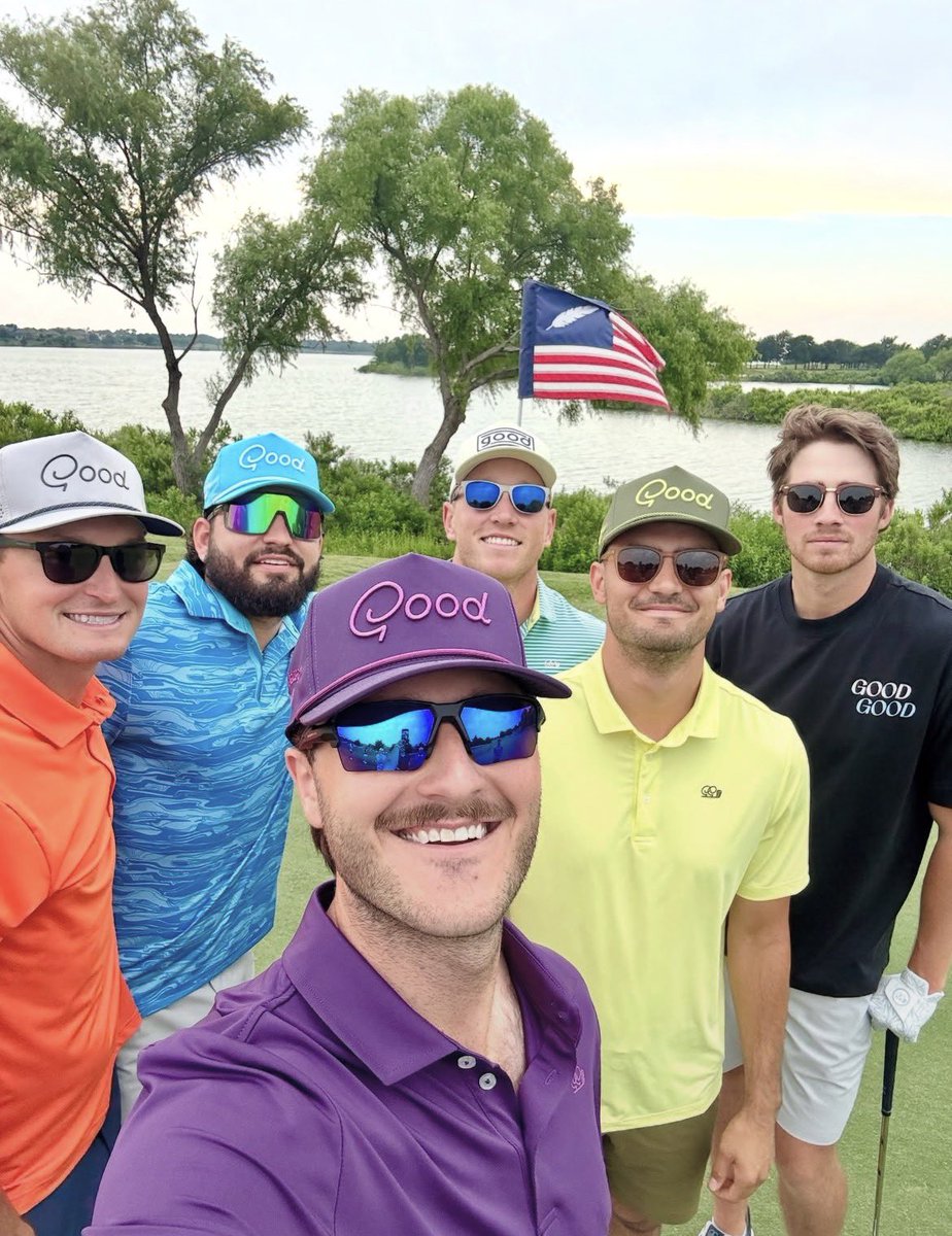 M1nkFl0w's tweet photo. Fuck it me and the boys this past weekend #SelfDox https://t.co/Bze0dxg06N