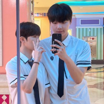 juorcel04's tweet photo. 교복 오랜만 #맘눌뎀 #트친소 https://t.co/nLZvOjnerR