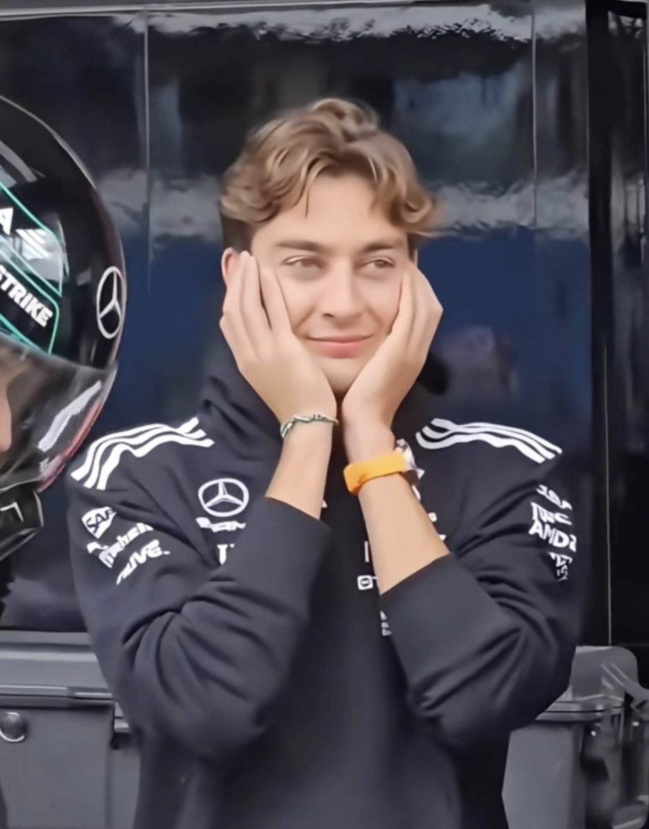 rusandroll's tweet photo. when George hits this pose to cover his ears 🥺 https://t.co/0Tsw4JhGNv