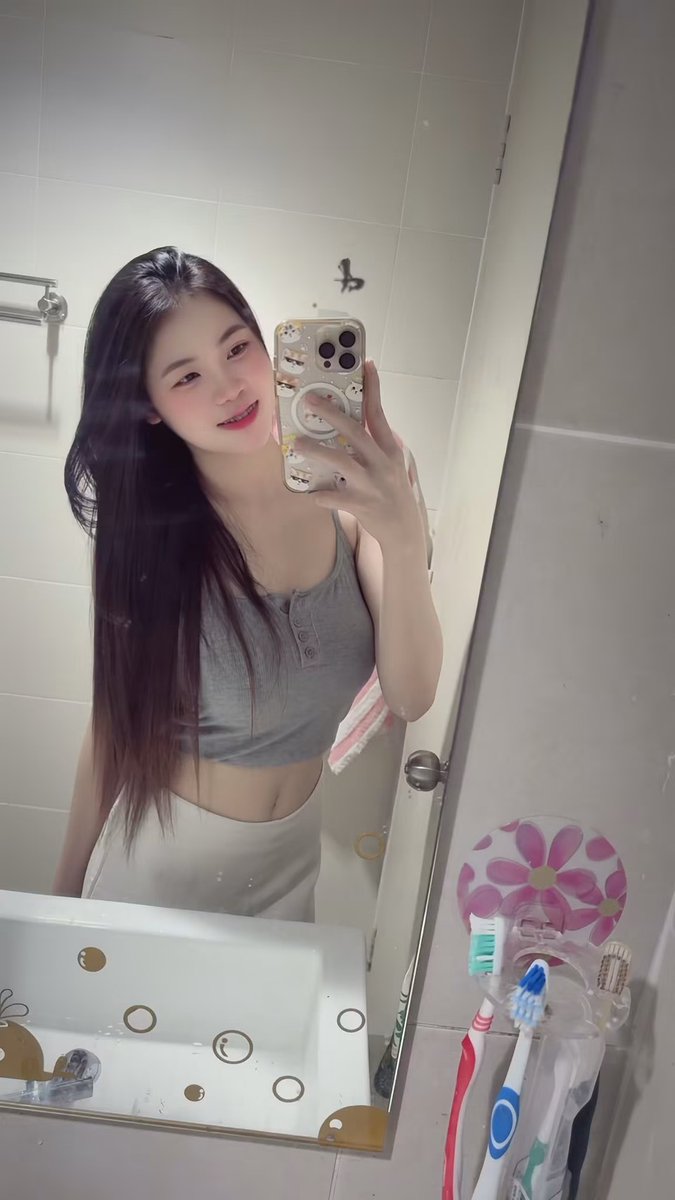 DeltaStudyvance's tweet photo. 🐝🌻ตอนแรกก็ไม่เชื่อ จนกระทั่งลองใช้เอง... ไอเทมลับที่บิวตี้บล็อกเกอร์เกาหลีโหวตให้เป็นอันดับ !“ครีมกันแดดเนื้อซูเฟล่ บางเบา คุมมันนาน🪻✨

✅จ่ายหน้างานได้มีมัดจำ
600/1มาใหม่ค่ะ💞

ไลน์: @783hxool

🔗: https://t.co/HcYrKLG3pS

#รับงานลำลูกกา
รับงานลำลูกกา
🩵✅🪼🍄🍄 https://t.co/RoLHQDRwkE