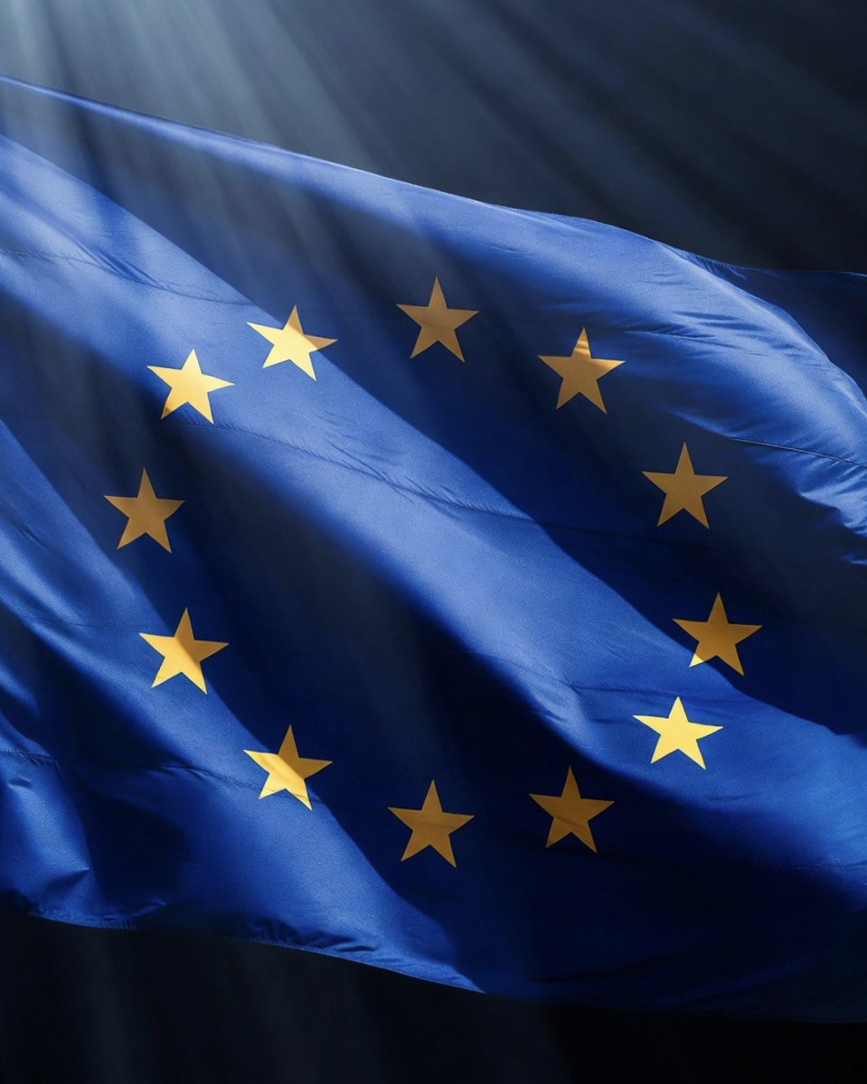 BitcoinNews's tweet photo. JUST IN: 🇪🇺 ECB board member Piero Cipollone says the digital euro "guarantees the maximum level of privacy that current technology can offer."

While the Eurosystem won't identify users online, commercial banks still will for AML purposes. Issuance is targeted for 2029. 💶 https://t.co/LkBr7aqw6R
