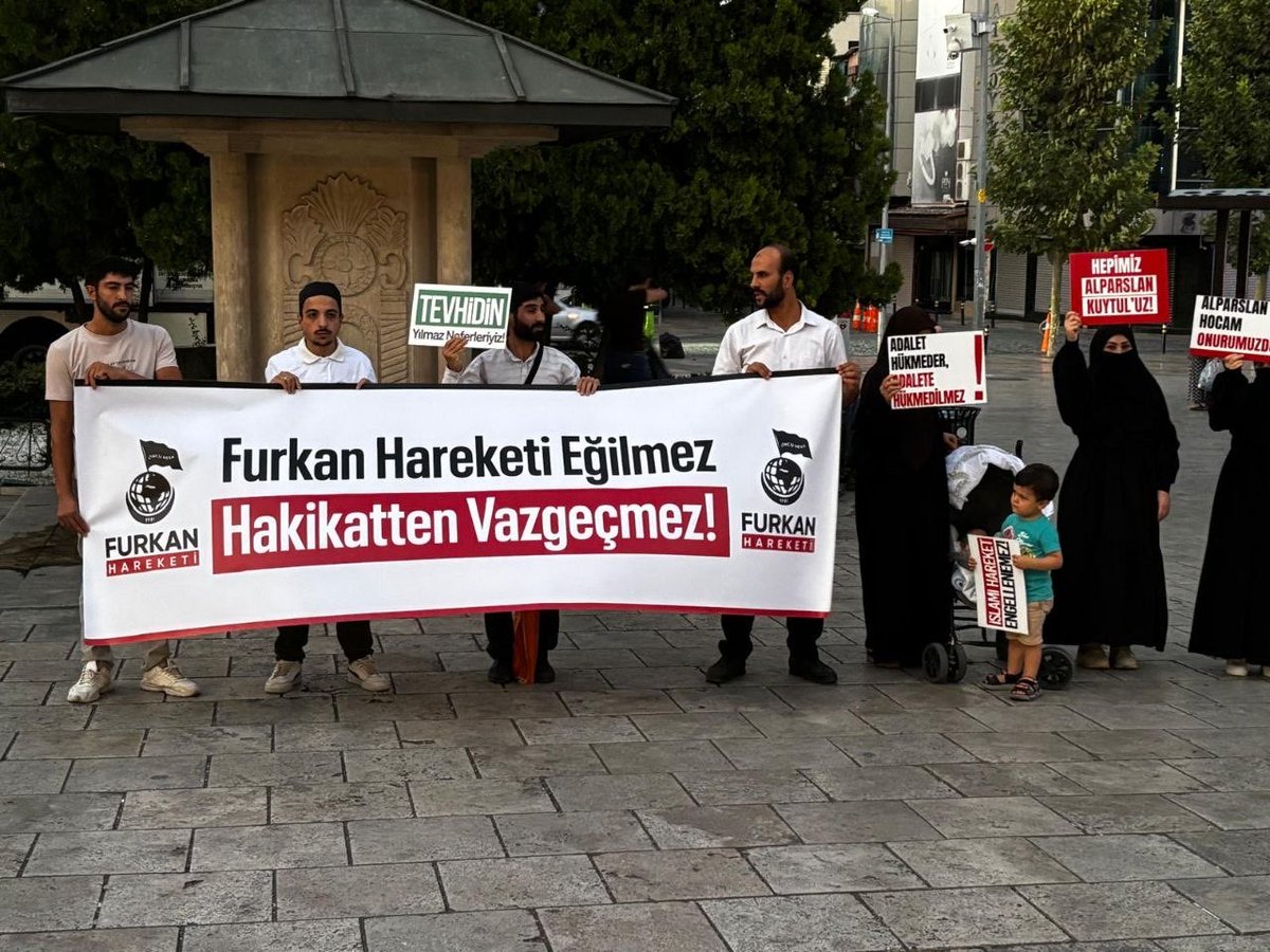 fhengellenemez's tweet photo. TALİMAT BİTSİN, ADALET GELSİN! 

Furkan Hareketi mensupları haksızca tutuklanan Alparslan Kuytul Hocaefendi, Semra Kuytul Hocahanım ve Furkan Hareketi mensubu kardeşlerimiz için adalet bekleyişi ve özgürlük yürüyüşü gerçekleştirdi.

📍Hatay/Dörtyol
📍Denizli

Özgürlükİçin Meydandayız 
HocamıSerbest Bırakın 
FurkanHareketi Tertemizdir