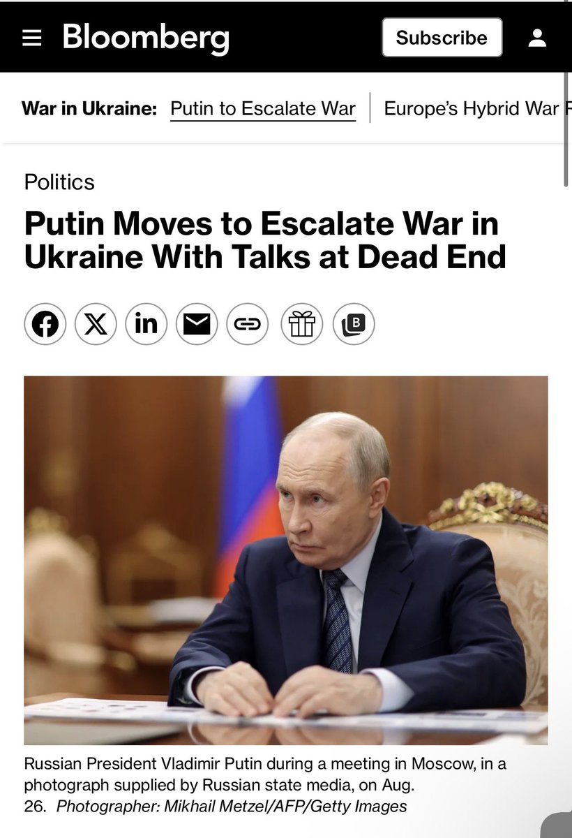 DropSiteNews's tweet photo. 🇷🇺☢️ Bloomberg: Russian officials increasingly discuss tactical nuclear use as Ukraine war escalates

➤ People close to the Kremlin told Bloomberg that peace talks are effectively deadlocked and Moscow is preparing for a more dangerous phase of the war, including heavier ballistic-missile strikes on Kyiv and infrastructure across Ukraine.

➤ Russian officials increasingly view Ukrainian deep strikes on refineries and logistics hubs as NATO attacks because Western governments supply weapons and intelligence.

➤ Bloomberg reports that a growing number of officials believe Putin could ultimately use tactical nuclear weapons as a last resort. But it stresses there is no evidence Russia is currently preparing a nuclear strike.

The report comes as CIA Director Ratcliffe traveled to Moscow for talks with intelligence officials.

📸: Ukrainian long-range drones struck a Wildberries warehouse in Russia’s Tambov region on Wednesday, hitting the facility for the second time in five weeks and burning it to the ground.