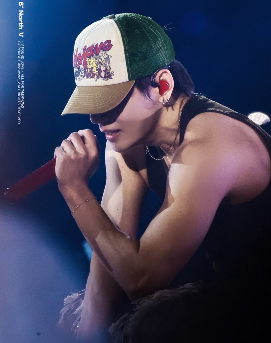 thvismuse's tweet photo. Kim Taehyung in a tank top has more sex appeal than sex itself btw https://t.co/jm6W78SCBv