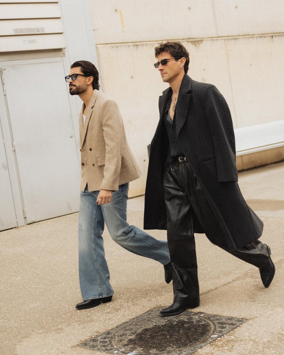 MBFWMadrid's tweet photo. Cada edición de #MBFWMadrid convierte la ciudad en punto de encuentro para la moda, dentro y fuera de la pasarela.

Recuperamos algunos de los looks que marcaron las calles de Madrid durante la última edición. https://t.co/SmL6hNwnng