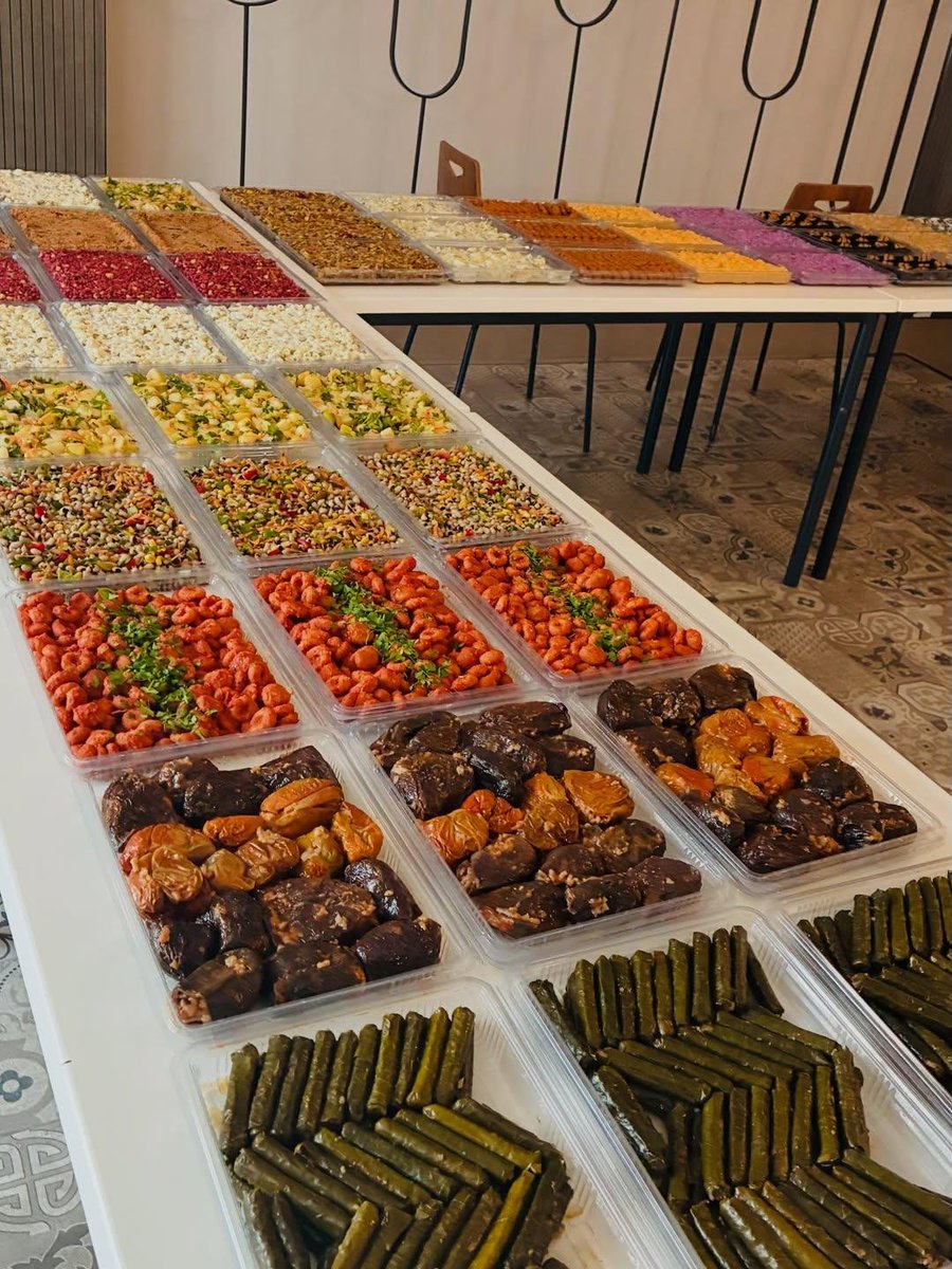 bayrakmedya's tweet photo. Etlik Şehir Hastanesi Çocuk Polikliniği Bölümü Uzmanlık sınavı sonrası adaylara verilen ikramlıklar, dikkat çekti. https://t.co/X9kTsGSmnl
