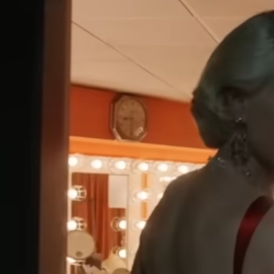 idkwahatimdoing's tweet photo. Not to alarm anyone but the clock in TLOAS lyric video is set to 8:30 and the one in TFOO mv is set to 10:03 https://t.co/MoYK6EwUs6