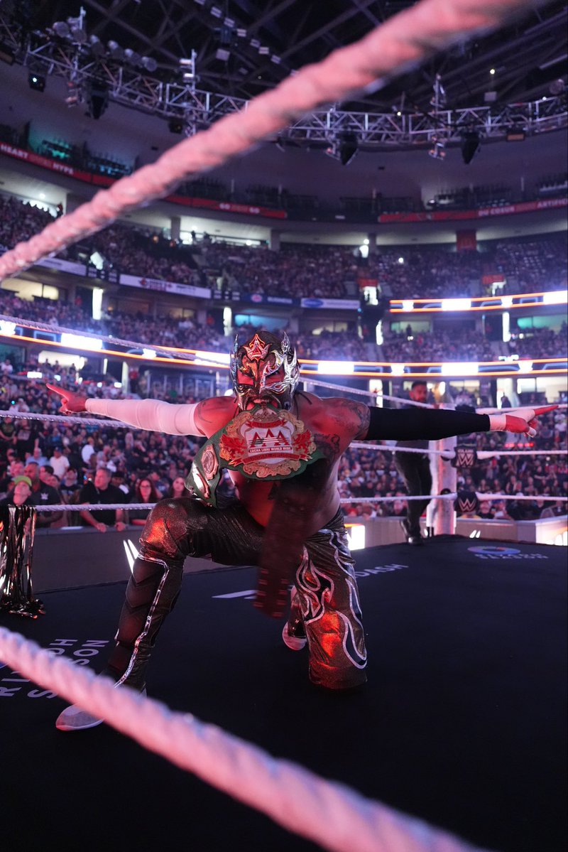 ReyFenixMx's tweet photo. I could write that I'm the best, but I prefer to prove it. I LOVE LUCHA LIBRE
Edmonton CA 08/22 
Calgry CA 08/23
RAW Ottawa CA 08/24
NXT Orlando FL 08/25
Thank you all of you, what a increbible weekend. #YoSoyLuchaLibre 

#AN1M0 #MexaKing #YoSoyLuchaLibre https://t.co/2ablrozbr6