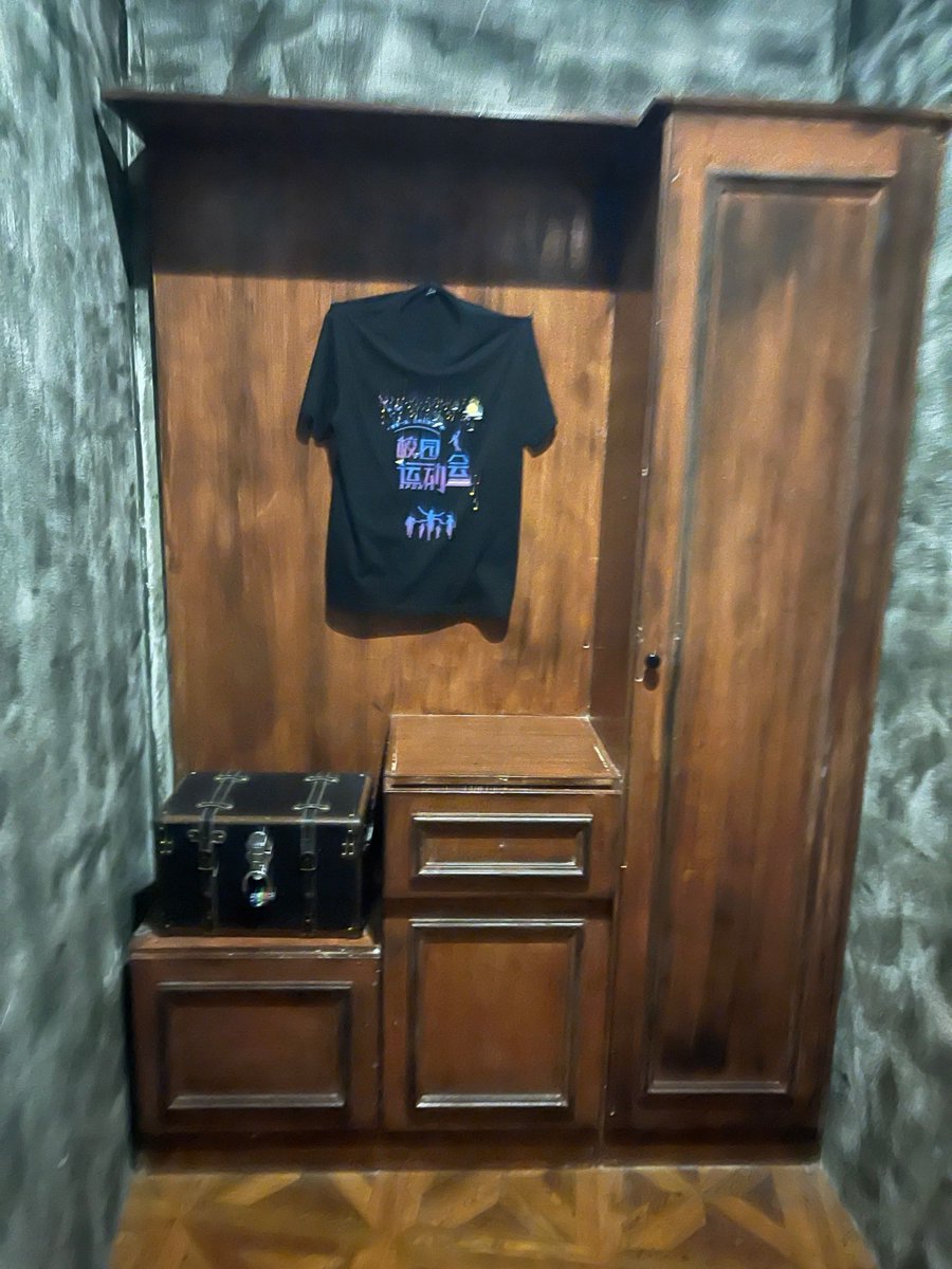 losafel's tweet photo. Can you escape this dimly lit room with only a rusty key and a cryptic note in 10 minutes Our new escape room game is now open—only the sharpest players solve it! https://t.co/MafBTHKGfR