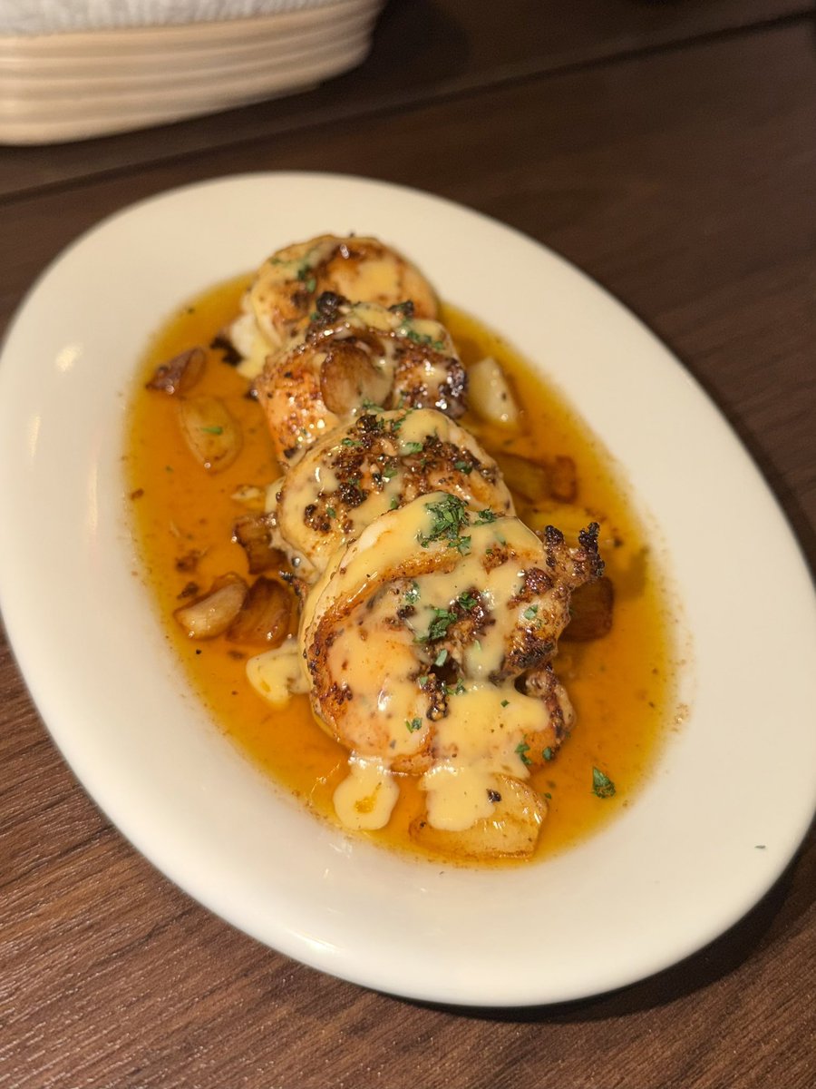 bimzpie's tweet photo. เมนูใหม่น้อง Burnt อร่อยมากกก แบบอร่อยจริงๆทุกจากเลย 👍🏻 Garlick Shrimp ค่ดถูกใจ เบิ้นไป 2 จาน 🍤 Peach &amp; Coppa ไลท์ๆ เหมาะกับเป็นจานเปิด 🍑 Charred Smoked Duck แป้งแนวโรตี กินเพลิน 🦆 ปิดด้วย Carbonara นัวกำลังดี ภาพรวมคือชอบมากกก เดะไปลองเมนูอื่นอีก 🌟

#burntbkk
#skywongravee https://t.co/2X1SMTvfKn