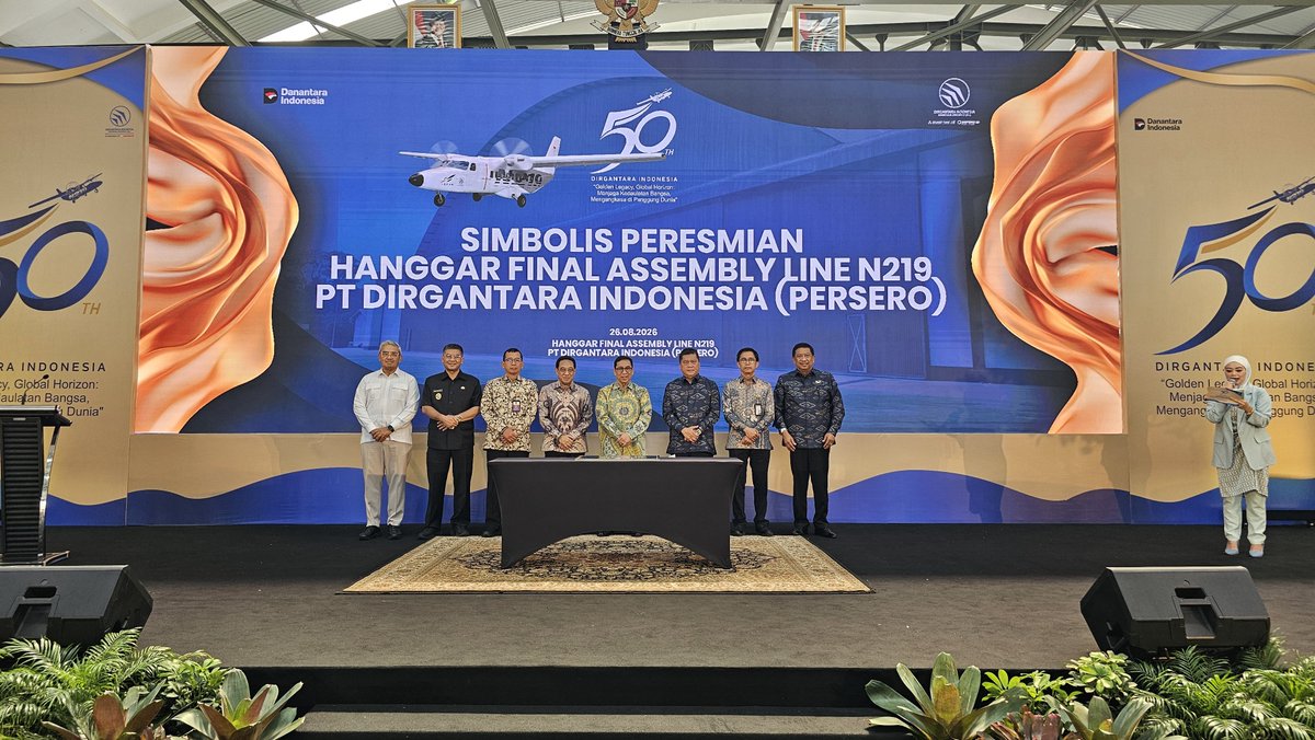officialptdi's tweet photo. Bandung (26/08) – Memasuki usia ke-50 tahun, PT Dirgantara Indonesia (Persero) (PTDI) terus meneguhkan komitmennya dalam memperkuat industri dirgantara nasional dan menghadirkan inovasi bagi masa depan penerbangan Indonesia.
Baca Selengkapnya [ https://t.co/xRYjy0YU8N ] https://t.co/wIU111Oo4q