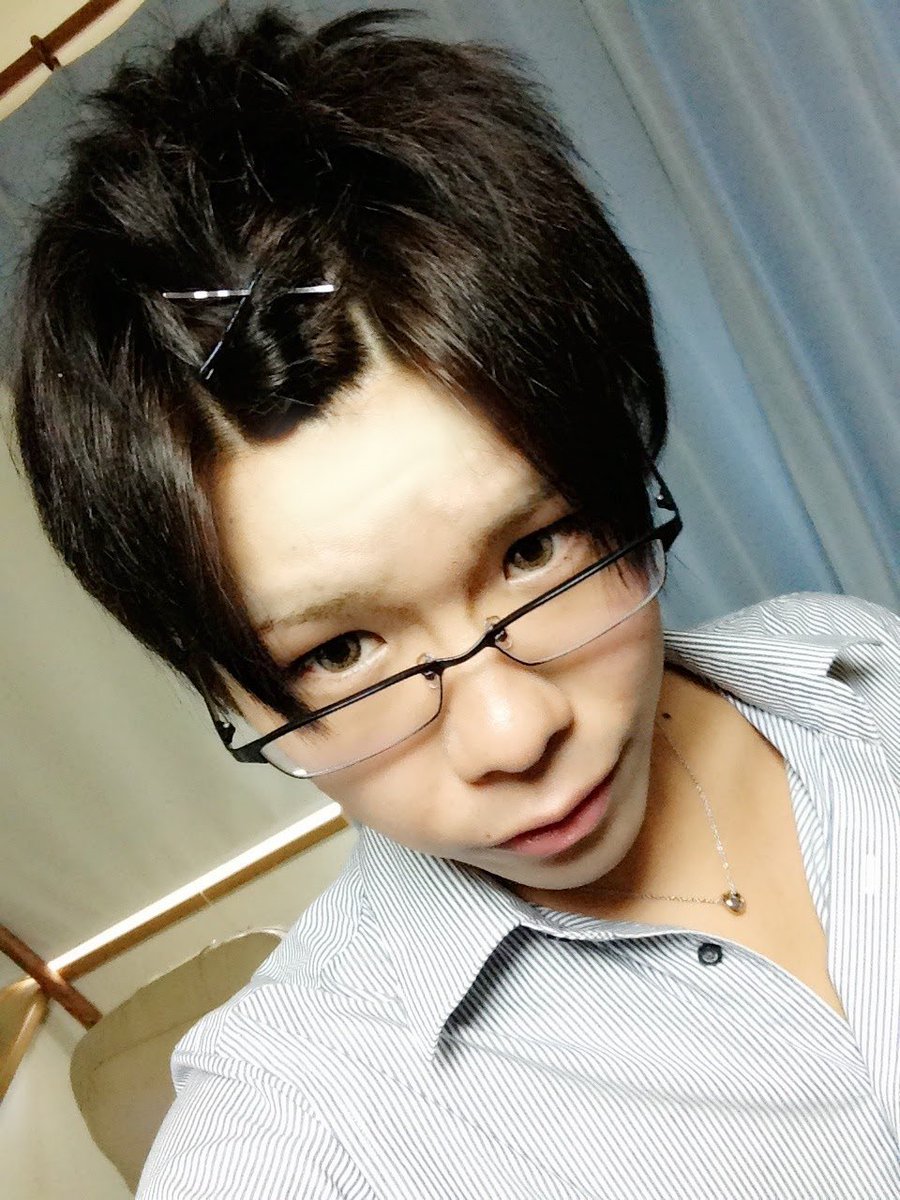 sonsukeee's tweet photo. #同一人物とは思えない画像を貼れ

1〜2枚目：17歳ころ(2017年)
3枚目：このあいだ(2026年) https://t.co/nN55j4Vudd