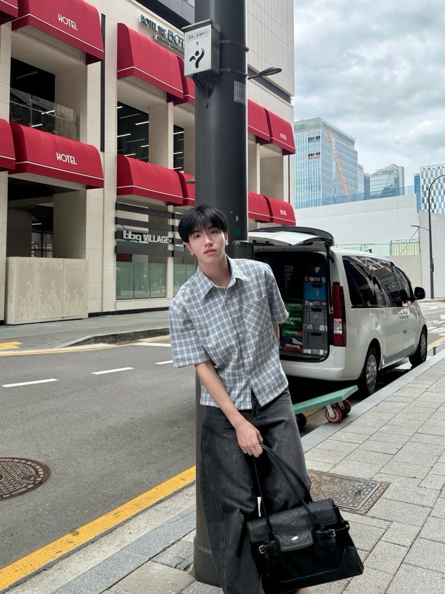 dreamerkrnpisme's tweet photo. ถ่ายกันคนละเมืองยังไงให้รู้ว่า ปฟก 🫣

#sea_ta_lay #keenkeno https://t.co/RUNpclO0G3