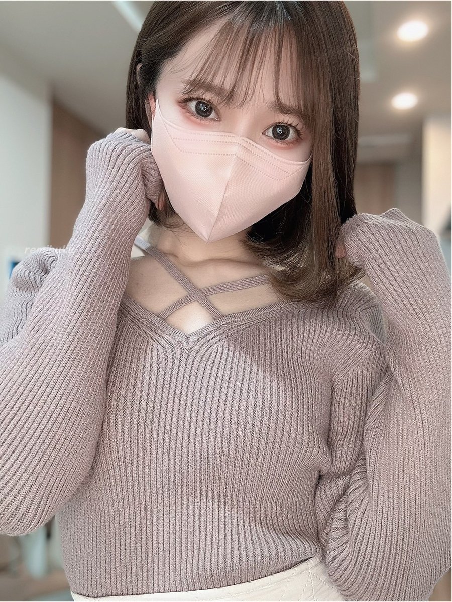 vijayna22710940's tweet photo. おはれみ♡
熱中症対策でノーストッキングです https://t.co/aZr0AcPNv2