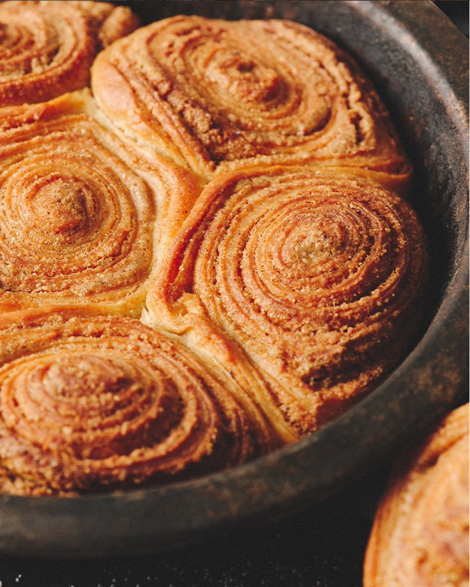taskentfirin's tweet photo. Kat kat lezzet, bolca haşhaş ve puf puf kabaran doku. Fırından yükselen en güzel koku bu olabilir mi? 🤎✨

#taşkentfırın #çaysaati #bakinglove #instafood https://t.co/HFbqXgDvyK