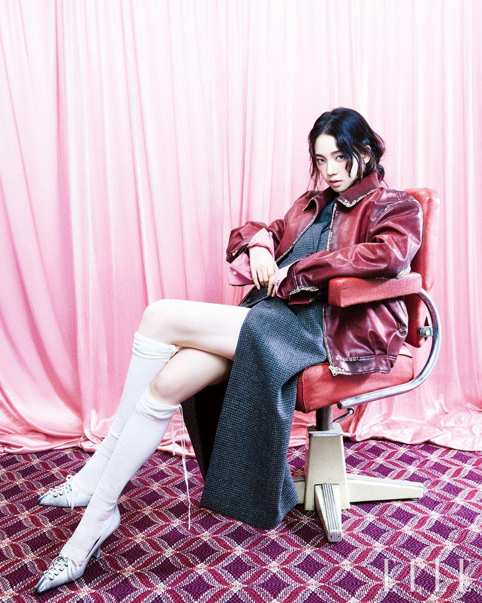 KRNGlobalUnion's tweet photo. 260826 ELLE Korea 
 Karina and Prada, even their names are eternal best friends.
Read full article:
🔗https://t.co/L5Wg2lY5OE

#KARINA #카리나 #カリナ #aespa #에스파 https://t.co/I0mQR7lw9V