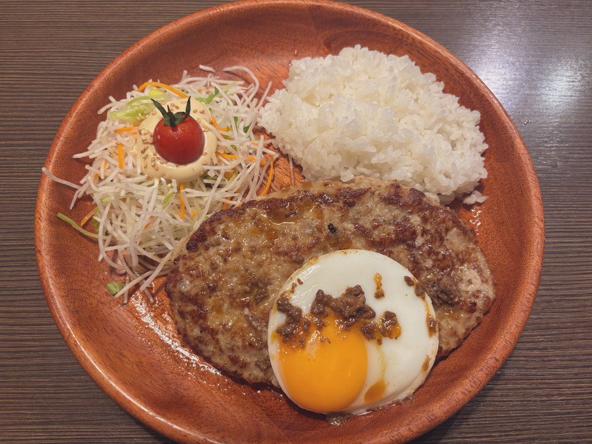 LA_1ka2mo's tweet photo. 仕事後びくドンへ直行、一足先に月見🌕のマロン🌰
食べてサッと帰って、有酸素運動ー。
室内ウォーキングはこのプレイリストで😶

#筋トレ
#宅トレ
#食事記録 https://t.co/193vUhF4Mf
