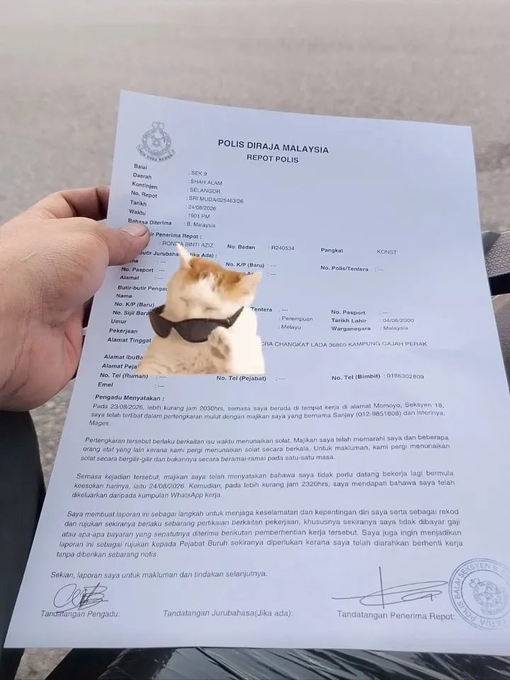 BendiTheBagak's tweet photo. MAJIKAN INDIA PECAT PEKERJA MUSLIM SEBAB PERGI SOLAT 😡🖕

Aku rasa takde lagi melayu tindas non-muslim for practicing their belief. Orang melayu je kena marah sebab solat, tudung tak bagi pakai kalau nak kerja tapi melayu je kena cop racist.

Puak ni makin menjadi2

#PariahWatch https://t.co/sjUYLaHlBe