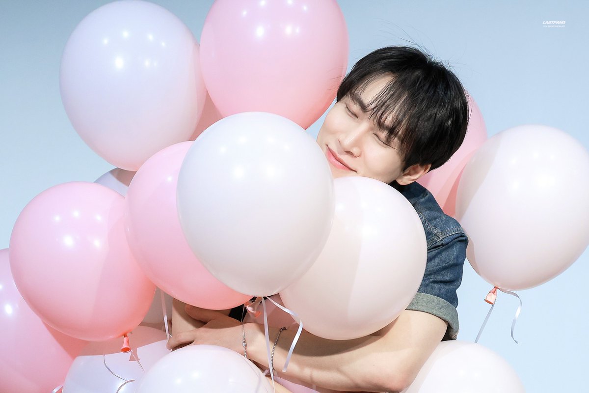 LASTPANG_SEK's tweet photo. 260823 마이스타굿즈
🎈
#서은광 #은광 #SEO_EUNKWANG #btob #비투비 #은광이가지켜보고있다
@BTOB_SEKwang https://t.co/w43wXnFlSa