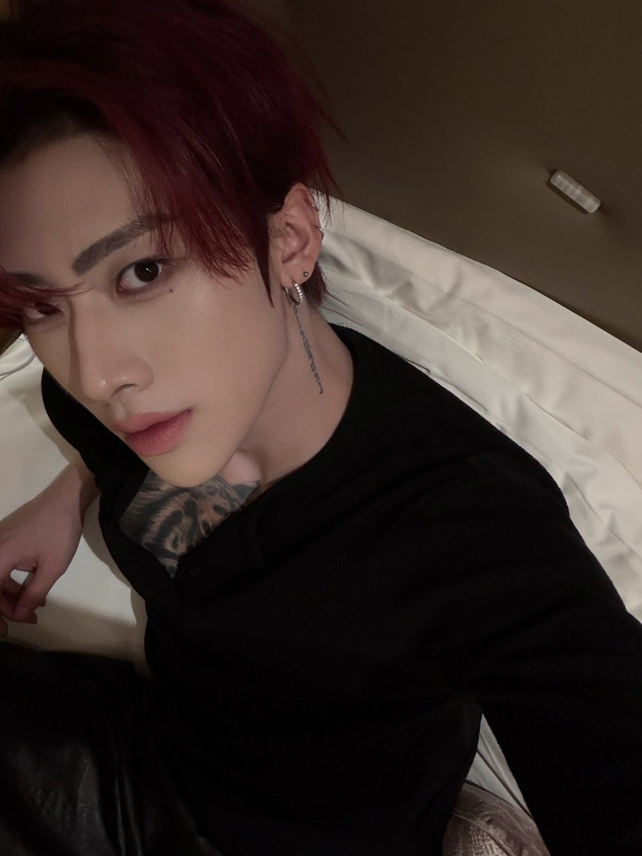 zhouxyn's tweet photo. homem doente fica me tentando https://t.co/j8GVpFeXo6
