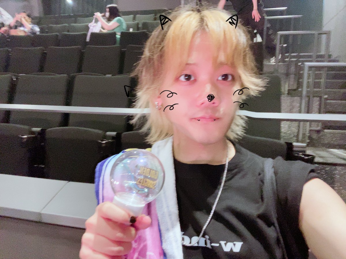 aushin__410's tweet photo. 国内では今日でファイナル！
GOLDEN SINGLES最高だった😭
本当に楽しすぎてセトリや演出も同じなはずなのに、なぜか前回よりも早く感じた、、
でもそれくらい本当に楽しくてめちゃくちゃかっこいいツアーだった！
w-inds.最高✨✨

 #w_inds
 #w_inds25th_GOLDENSINGLES https://t.co/m22QjrfM0g