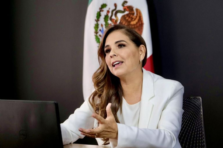 politicomx's tweet photo. Ante los señalamientos, Lezama justificó los viajes argumentando que fueron de carácter familiar y que "jamás fueron solventados con dinero público" al intentar balancear su rol de servidora pública y madre. 🧵(5/5) https://t.co/lvIpqZThuE