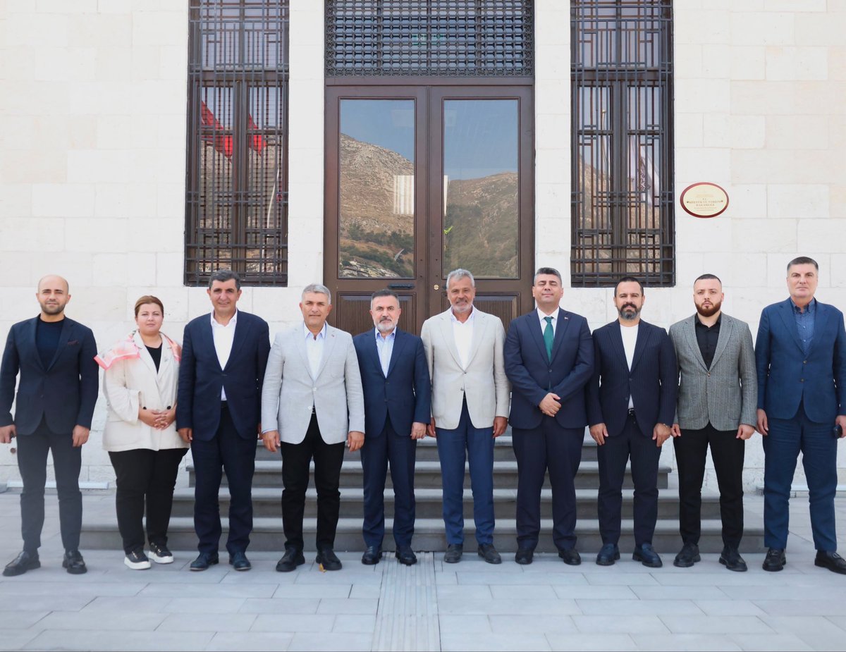 sercandelice01's tweet photo. Kıymetli büyüğümüz, 26 ve 27. Dönem Adana Milletvekilimiz Sayın Tamer Dağlı ile birlikte Hatay Büyükşehir Belediye Başkanımız Sayın Mehmet Öntürk’ü, Hatay Milletvekilimiz Sayın Adem Yeşildal’ı ve AK Parti Hatay İl Başkanımız Sayın Mustafa Erdoğan’ı ziyaret ettik.

Samimi ev sahiplikleri ve hoş sohbetleri için kendilerine teşekkür ediyor, çalışmalarında başarılar diliyorum.