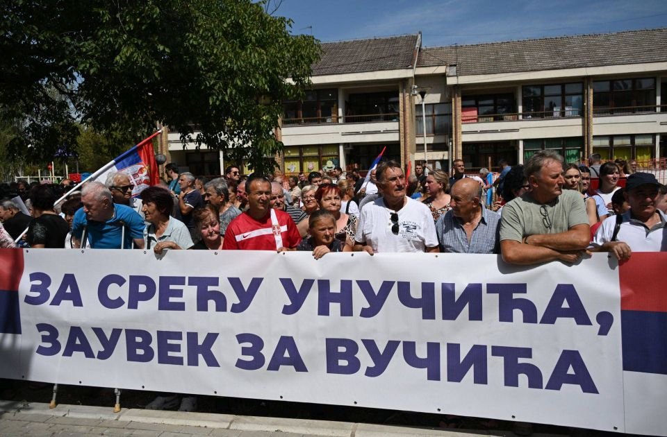 PeckoPivo's tweet photo. Unučići https://t.co/8dO2csmtqq