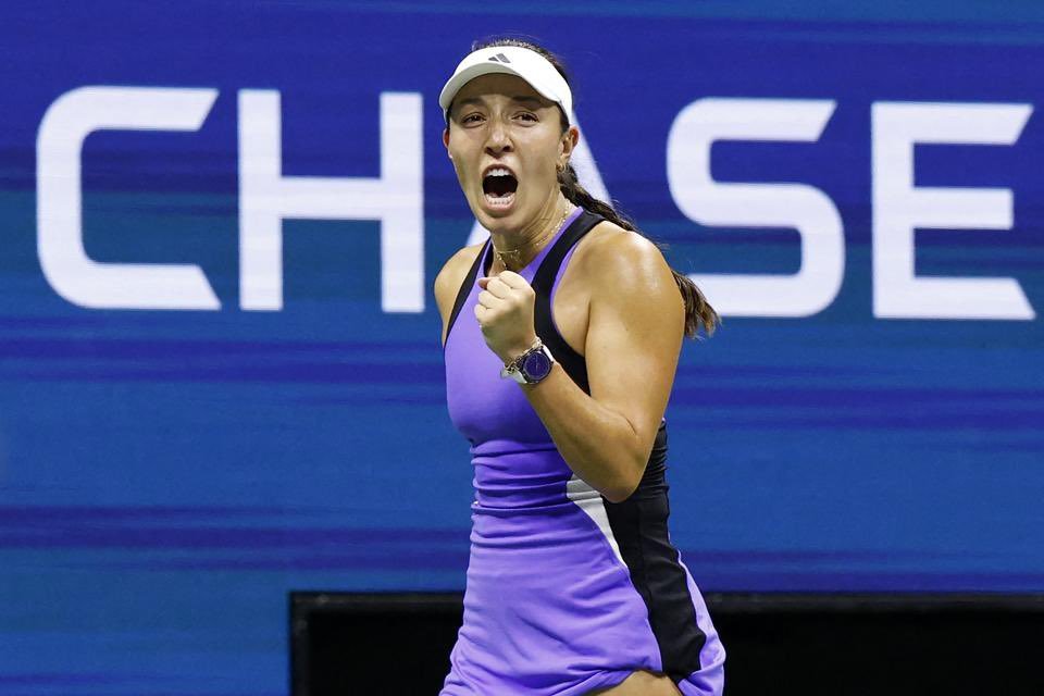 Pranjali_SP's tweet photo. Those who are worried about the Jessica Pegula US Open sleeves, I believe she'll be alternating, guys! The kit is 💯💯 

Her 2024 looks 👇 https://t.co/sTZJwFl7Xm