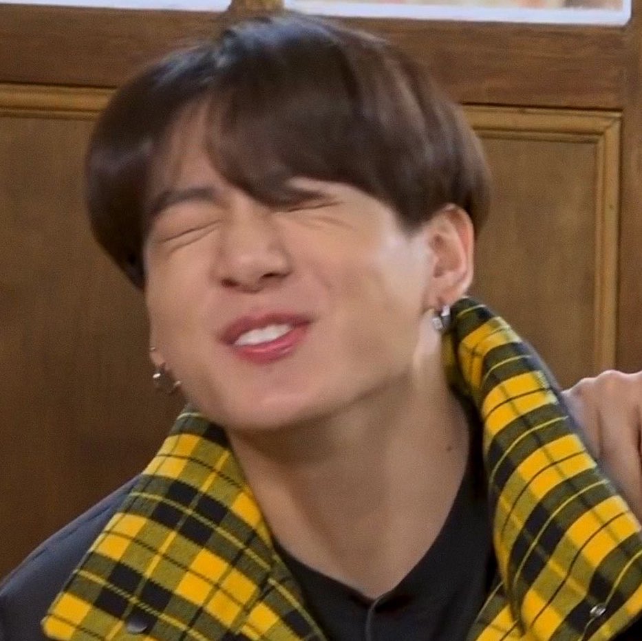 miffyzkoo's tweet photo. i love when jungkook does this little smile https://t.co/r7yFdgKwxR