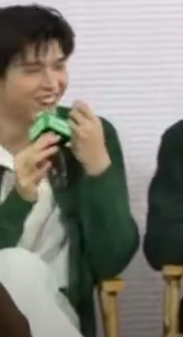 Paohan_kyni's tweet photo. Sky when Nani pole dance 😁😆☺️😊😏😌✨✨🐶🐶

Sky when other man mention Nani pole dance 😀🙂🙃😐😑😶😕😟
( Ik quality is bad idc) https://t.co/OtQruFCrV0