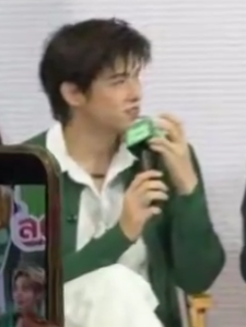 Paohan_kyni's tweet photo. Sky when Nani pole dance 😁😆☺️😊😏😌✨✨🐶🐶

Sky when other man mention Nani pole dance 😀🙂🙃😐😑😶😕😟
( Ik quality is bad idc) https://t.co/OtQruFCrV0