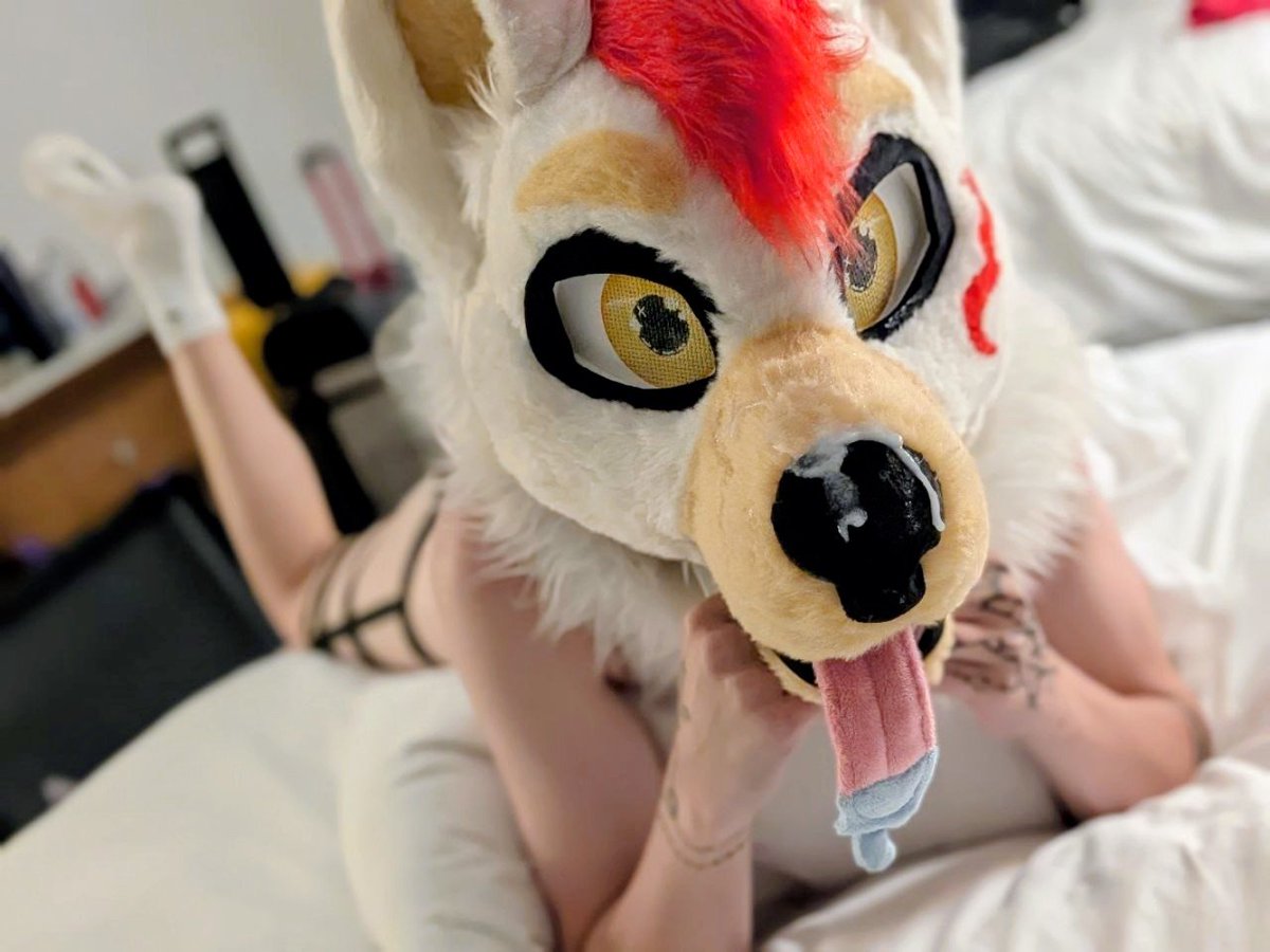 AlkiholeAD's tweet photo. Wolfy got splashed 💦
Am I pretty now~?

#murrsuit #cum #furrynsfw #yiff https://t.co/NSvz9cGcjF